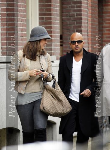 Amsterdam 29 oktober 2010
Steve te Pas met een vriendin op de cornelis schuytstraat.
Peter Smulders bv