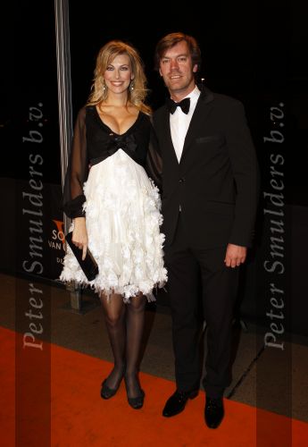 Leiden 30 oktober 2010
Premiere Soldaat van oranje op vliegbasis Valkenburg. Susan Smit zwanger met vriend
Peter Smulders bv