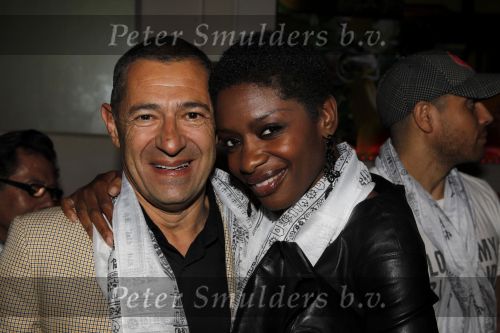 Amsterdam 6 november 2010
12 en een half jarig bestaan en presentatiie van het Buddha to Buddha boek in de supper club. Roland Kahn en Sylvana Simons
Peter Smulders bv