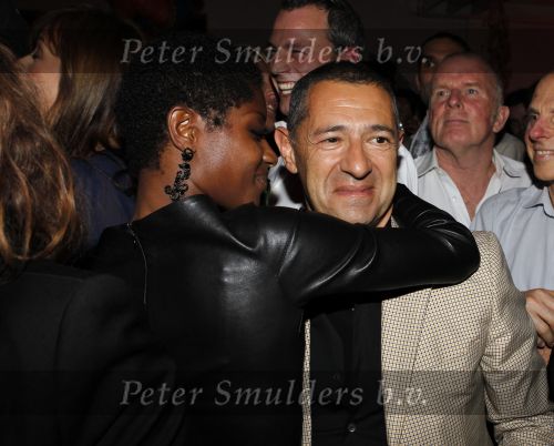 Amsterdam 6 november 2010
12 en een half jarig bestaan en presentatiie van het Buddha to Buddha boek in de supper club. Roland Kahn en Sylvana Simons
Peter Smulders bv