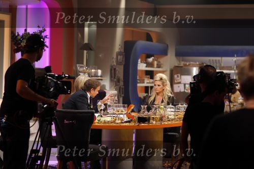 Hilversum 24 oktober 2010
Tatjana met nieuw kapsel bij Carlo en irene. Tatjan begint te huilen als ze over Ronnie Rosenbaum praat.
Peter Smulders bv