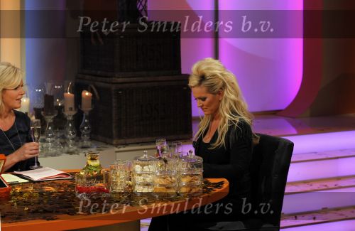 Hilversum 24 oktober 2010
Tatjana met nieuw kapsel bij Carlo en irene. Tatjan begint te huilen als ze over Ronnie Rosenbaum praat.
Peter Smulders bv
