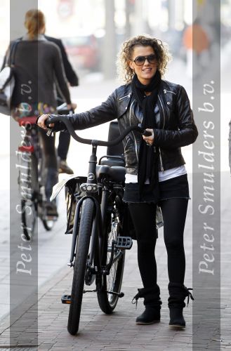 Amsterdam 24 oktober 2010
Tatum dagelet op de fiets.
Peter Smulders bv