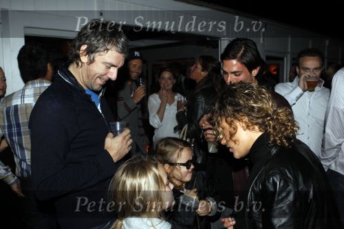 Amsterdam 31 oktober 2010
Feestje bij strand Zuid van de CLUB. Tatum Dagelet Toy Travis Daniel de Ridder Ruud de Wild en zijn vrouw Aafke zijn allemaal op het feest
Peter Smulders bv