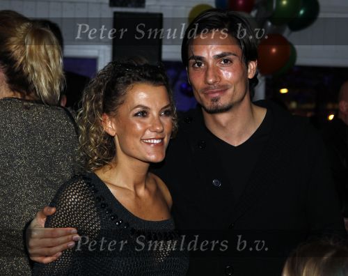 Amsterdam 31 oktober 2010
Feestje bij strand Zuid van de CLUB. Tatum Dagelet Toy Travis Daniel de Ridder Ruud de Wild en zijn vrouw Aafke zijn allemaal op het feest
Peter Smulders bv