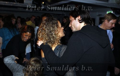 Amsterdam 31 oktober 2010
Feestje bij strand Zuid van de CLUB. Tatum Dagelet Toy Travis Daniel de Ridder Ruud de Wild en zijn vrouw Aafke zijn allemaal op het feest
Peter Smulders bv