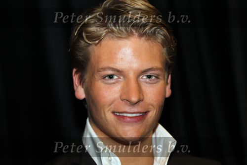 Amsterdam 2 november 2010
Rene Froger viert zijn 50e verjaardag met collega artiesten en vrienden in Carre.
oa Karin Bloemen Danny de Munk Ruth Jacoth Wesley Jeroen v d Boom Grant en Forsyth Thomas Berge Frans Bauer Linda de Mol Peter paul Muller Glennis GraceCarel Kraaijenhof en zoon Danny treden op. Caroline Tensen en Ron Brandsteder presenteren de avond.
Peter Smulders bv