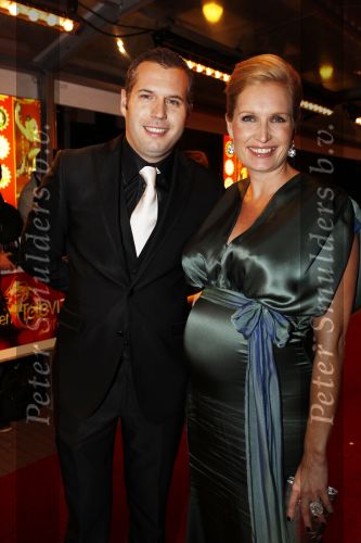 Amsterdam 22 oktober 2010
Televizierring 2010 in carre. Tijl Beckland met zijn zwangere vrouw
Peter Smulders bv