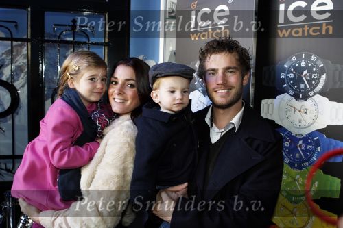 Amsterdam 25 oktober 2010
Presentatie van de ice watch in de ice bar. Tim Akkerman met vrouw en kinderen
Peter Smulders bv