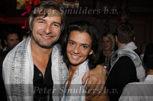 Amsterdam 6 november 2010
12 en een half jarig bestaan en presentatiie van het Buddha to Buddha boek in de supper club. Viktor Reinier met een kennis
Peter Smulders bv