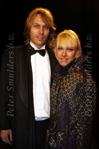 Leiden 30 oktober 2010
Premiere Soldaat van oranje op vliegbasis Valkenburg. Wende Snijders met vriend
Peter Smulders bv