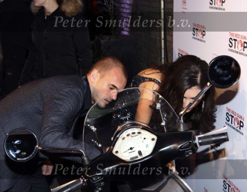 Blaricum 7 november 2010
Wesley Sneijder en Yolanthe Cabau v Kasbergen bij avond voor stop kindermisbruik bij Red Sun in Blaricum
Peter Smulders bv