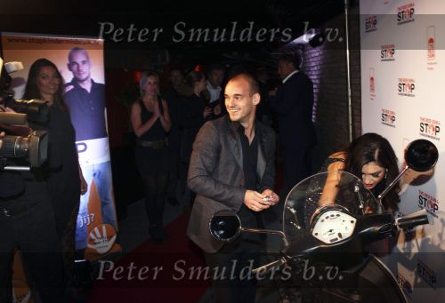 Blaricum 7 november 2010
Wesley Sneijder en Yolanthe Cabau v Kasbergen bij avond voor stop kindermisbruik bij Red Sun in Blaricum
Peter Smulders bv