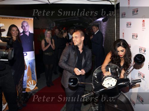 Blaricum 7 november 2010
Wesley Sneijder en Yolanthe Cabau v Kasbergen bij avond voor stop kindermisbruik bij Red Sun in Blaricum
Peter Smulders bv