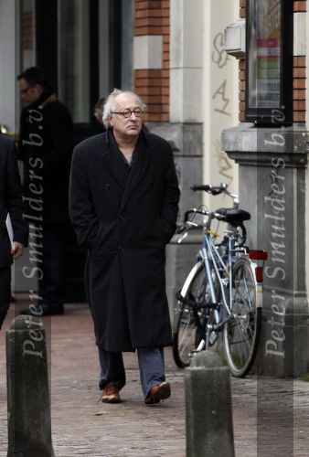 Amsterdam 6 november 2010
Herdenkingsdienst/begrafenis van Harry Mulisch in de stadsschouwburg van Amsterdam. Youp van t Hek
Peter Smulders bv
