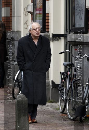 Amsterdam 6 november 2010
Herdenkingsdienst/begrafenis van Harry Mulisch in de stadsschouwburg van Amsterdam. Youp van t Hek
Peter Smulders bv