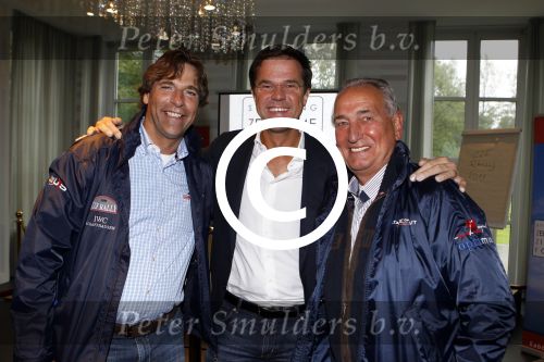 Den haag 9 oktober 2011
Rally tbv zeldzame ziekte fonds die vanaf het catshuis vertrekt. Premier Marc Rutte geeft het startsein. Marc Rutte met Albert Westerman
Peter Smulders bv
