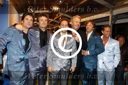 Amsterdam 10 oktober 2011
Premiere all stars 2 in Tuschinski. daniel Boissevain Cas Jansen Danny de Munk Thomas Acda Kasper v Kooten en Peter Paul Muller
Peter Smulders bv