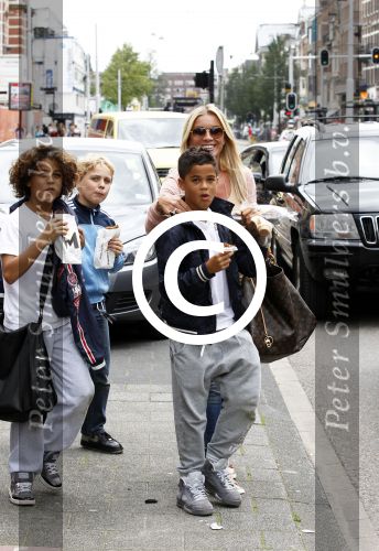 Amsterdam 19 juli 2011
Angela v Hulten met haar zoons Ruben en Justin.
Peter Smulders bv
