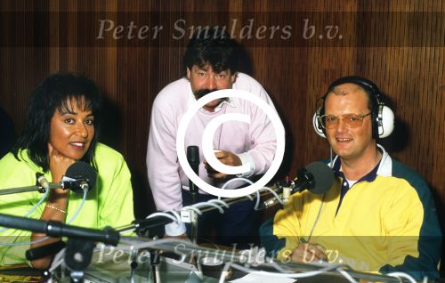 Hilversum, 28 Mei 1988
Chiel Montagne samen met Ben Holthuis en Emmy koeman (vrouw van Erwin Koeman)
in de TROS Studio\'s
Foto Peter Smulders BV