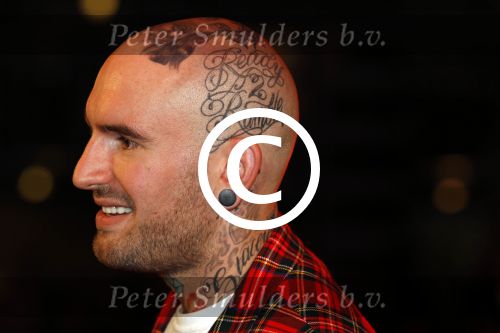 Rotterdam 2 oktober 2011
Uitreiking edisons in het world trade center in Rotterdam. Ben Saunders met zijn vriendin Soraya met de tatoo\'s op hun lichaam
Peter Smulders bv
