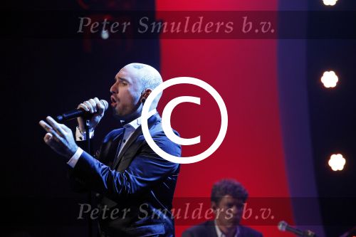 Rotterdam 2 oktober 2011
Uitreiking edisons in het world trade center in Rotterdam. Ben Saunders met zijn vriendin Soraya met de tatoo\'s op hun lichaam
Peter Smulders bv