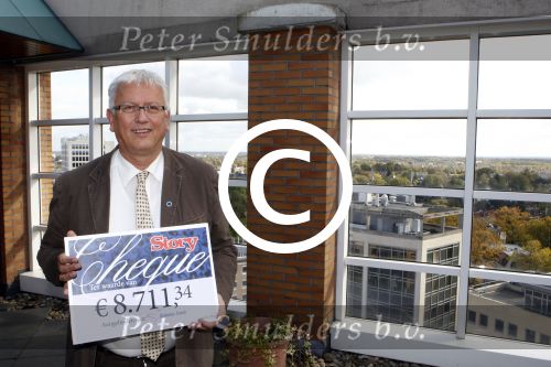Amersfoort 13 oktober 2011
Hr Bert Kuipers van het diabetes fonds met cheque van Story.
Peter Smulders bv