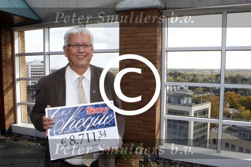 Amersfoort 13 oktober 2011
Hr Bert Kuipers van het diabetes fonds met cheque van Story.
Peter Smulders bv