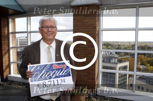 Amersfoort 13 oktober 2011
Hr Bert Kuipers van het diabetes fonds met cheque van Story.
Peter Smulders bv