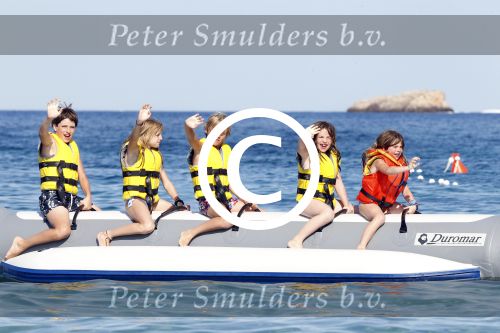 Ibiza 26 juli 2011
Wendy v Dijk met Erland Galjaard en Sem en Lizzy op het strand. Ook Martijn Amanda Bickel Jasmijn Achilles en Michelle Krabbe zijn aanwezig bij coco beach.
Peter Smulders bv
