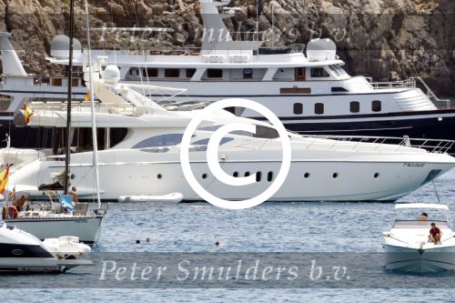 Ibiza 27 juli 2011
Ferri Somogyi viert samen met vrienden vakantie op ibiza bij Tropicana.
Peter Smulders bv