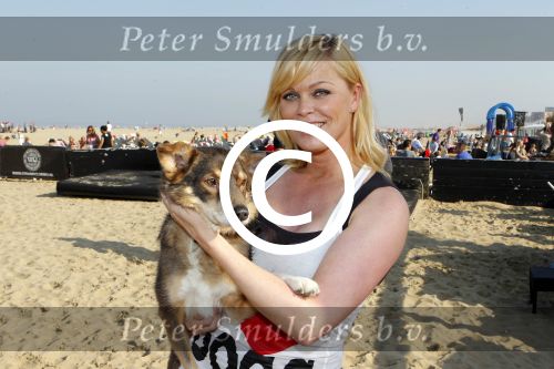 Scheveningen 2 oktober 2011
Bridget Maasland organiseert de dogwalk op het strand van Scheveningen.
Peter Smulders bv