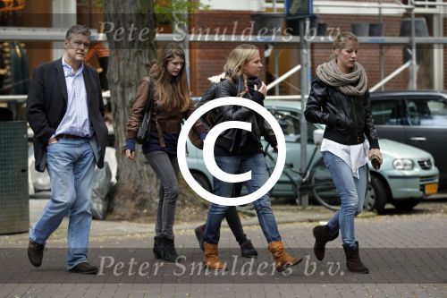 Amsterdam 17 oktober 2011
Charles Groenhuijsen met collega\'s op straat.
Peter Smulders bv