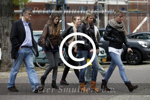 Amsterdam 17 oktober 2011
Charles Groenhuijsen met collega\'s op straat.
Peter Smulders bv