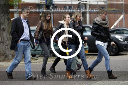 Amsterdam 17 oktober 2011
Charles Groenhuijsen met collega\'s op straat.
Peter Smulders bv