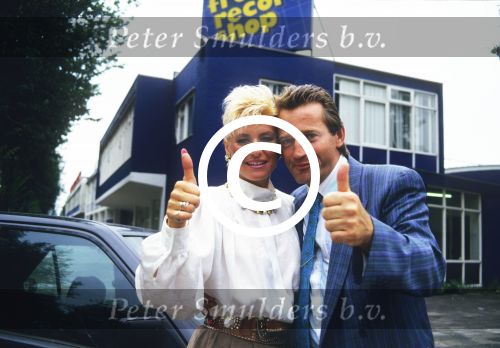 Schiedam, 17 Augustus 1987
Hoofdkantoor Free-Record waar Hans Breukhoven en Vanessa (inmiddels Connie Breukhoven) zijn verloofd.
Foto Peter Smulders BV