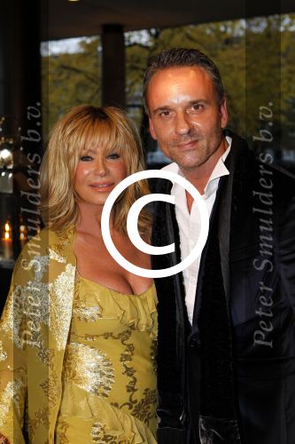 Amsterdam 29 oktober 2011
JFK Gala in het okura hotel. Connie Breukhoven met Eric Kuster
Peter Smulders bv