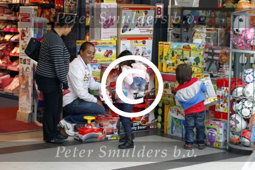 Amsterdam 8 oktober 2011
Mohammed en Constanza Breukhoven met hun kinderen Sorayia en Semmy .
Peter Smulders bv