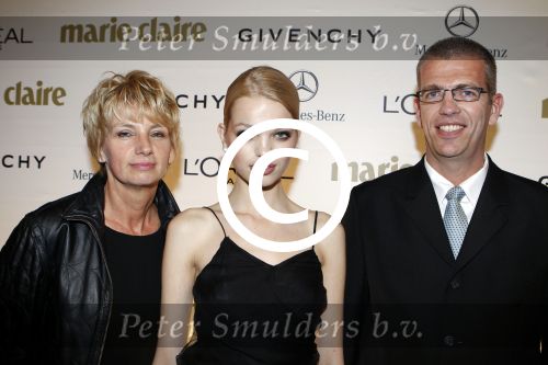 Amsterdam 19 oktober 2011
De prix de la mode in het concertgebouw. daphne Groeneveld met haar ouders
Peter Smulders bv