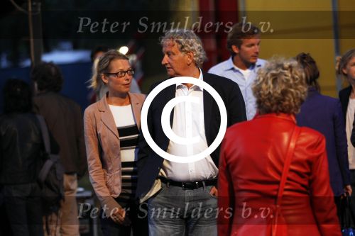 Amsterdam 19 augustus 2011
Theater festival de parade in Amsterdam. Burgemeester Eberhard v d Laan met zijn vrouw op de parade
Peter Smulders bv