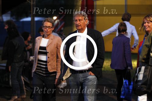 Amsterdam 19 augustus 2011
Theater festival de parade in Amsterdam. Burgemeester Eberhard v d Laan met zijn vrouw op de parade
Peter Smulders bv