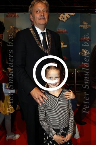 Amsterdam 12 oktober 2011
Premiere Patatje oorlog bij westergasfabriek in aanwezigheid van Prinses Maxima en Prins Willem Alexander. Eberhardt v d Laan met dochters
Peter Smulders bv
