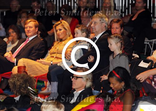 Amsterdam 12 oktober 2011
Premiere Patatje oorlog bij westergasfabriek in aanwezigheid van Prinses Maxima en Prins Willem Alexander. Eberhardt v d Laan met dochters
Peter Smulders bv