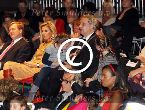 Amsterdam 12 oktober 2011
Premiere Patatje oorlog bij westergasfabriek in aanwezigheid van Prinses Maxima en Prins Willem Alexander. Eberhardt v d Laan met dochters
Peter Smulders bv
