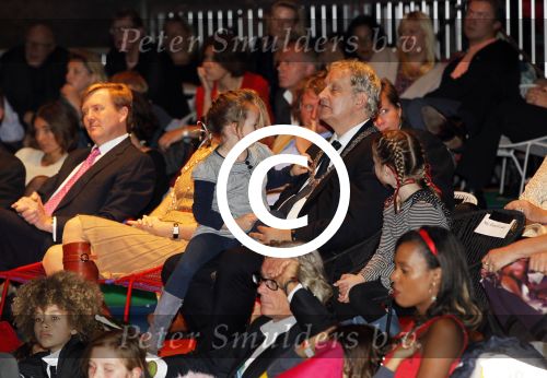 Amsterdam 12 oktober 2011
Premiere Patatje oorlog bij westergasfabriek in aanwezigheid van Prinses Maxima en Prins Willem Alexander. Eberhardt v d Laan met dochters
Peter Smulders bv