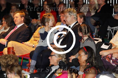 Amsterdam 12 oktober 2011
Premiere Patatje oorlog bij westergasfabriek in aanwezigheid van Prinses Maxima en Prins Willem Alexander. Eberhardt v d Laan met dochters
Peter Smulders bv