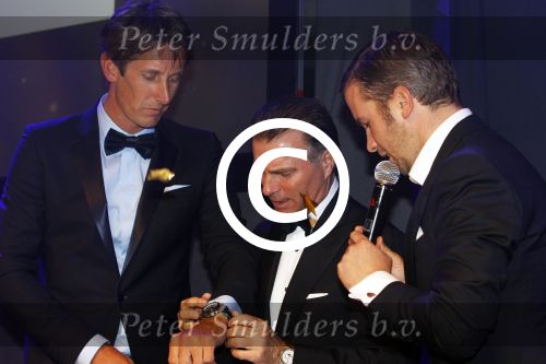 Amsterdam 29 oktober 2011
JFK Gala in het okura hotel. Hens Bagijn met Edwin v d Sar en Winston Gerschtanowitz
Peter Smulders bv