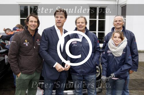 Den haag 9 oktober 2011
Rally tbv zeldzame ziekte fonds die vanaf het catshuis vertrekt. Premier Marc Rutte geeft het startsein.
Peter Smulders bv