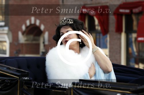 Leiden 24 oktober 2011
Presentatie cast musical zangeres zonder naam met oa Ellen Pieters Job Bovenlander Nikki v Ostaijen Ylva Wichers Schreur Stefan de Kogel Sabine Beens en Jasper Kerkhof in de schouwburg van Leiden.
Peter Smulders bv