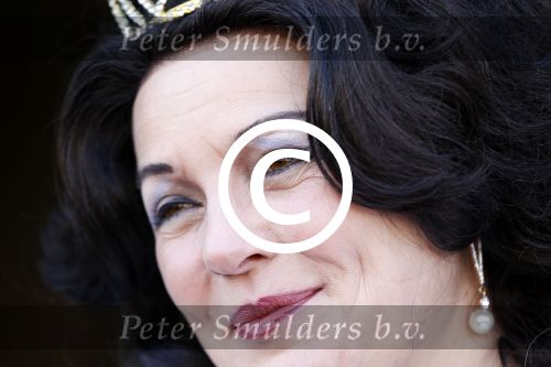 Leiden 24 oktober 2011
Presentatie cast musical zangeres zonder naam met oa Ellen Pieters Job Bovenlander Nikki v Ostaijen Ylva Wichers Schreur Stefan de Kogel Sabine Beens en Jasper Kerkhof in de schouwburg van Leiden.
Peter Smulders bv